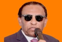مصادر تكشف عن استقالة رئيس الوزراء السوداني كامل إدريس ومغادرته إلى سويسرا