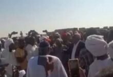 عطبرة تشتعل أثناء التشييع… غضب بعد وفاة ابن العمدة بمداهمة قوة مشتركة